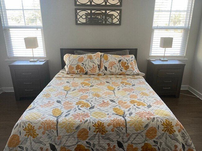 Building Photo - Furnished Rental Available Soon!