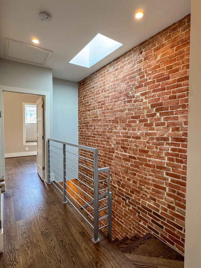 Building Photo - 2825 11th St NW