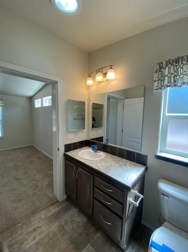 Building Photo - Gorgeous Home w/Huge Shop in La Pine!