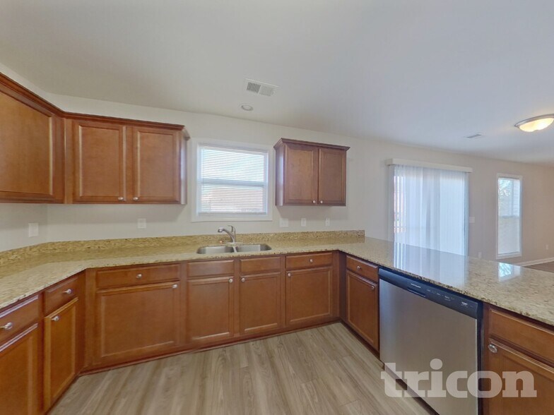 Building Photo - 831 Dovefield Ln