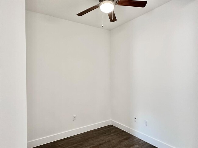 Building Photo - 3030 Greenbusch Rd