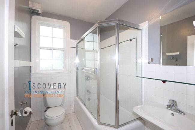 Building Photo - Upper Rockridge 3 Bedroom Home