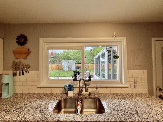Building Photo - Charming Updated 3-Bedroom Home in Pleasant Valley