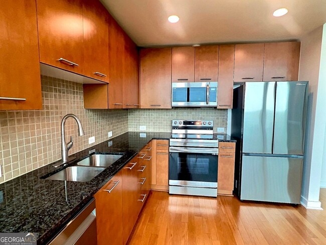 Building Photo - 3300 Windy Ridge Pkwy SE