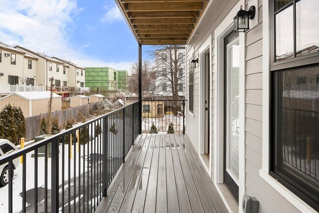 Building Photo - 31 Boardman St