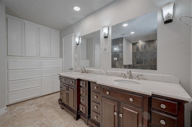 Building Photo - 919 Mockingbird Way