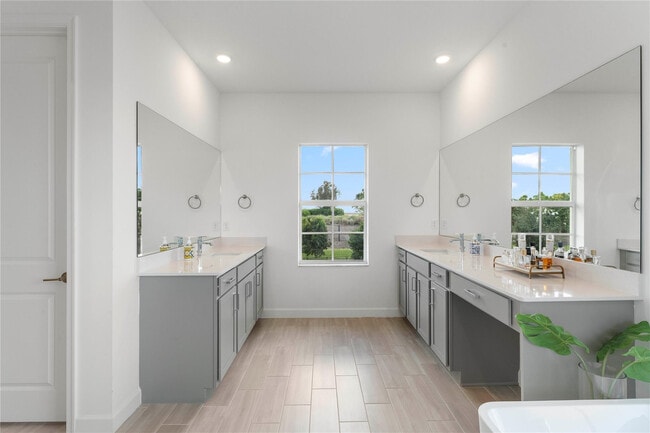 Building Photo - 624 Hookline Cir
