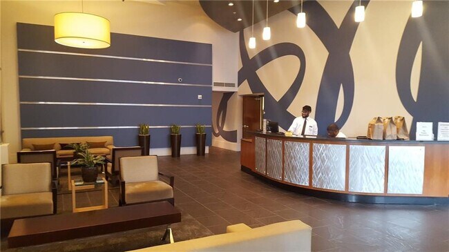 Building Photo - 400 W Peachtree St NW