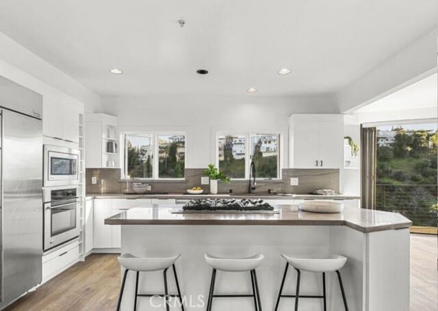 Building Photo - 6422 Weidlake Dr