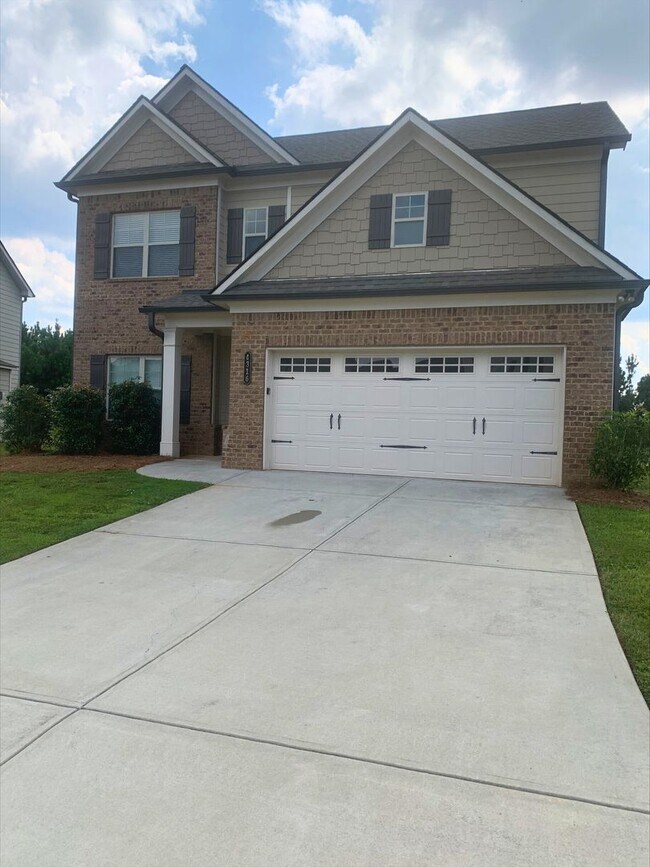 Building Photo - 4 Bedroom House In Gainesville!