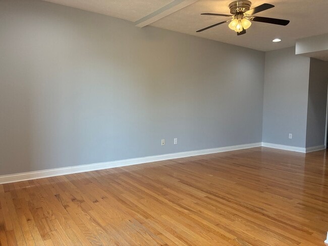 Building Photo - 137 Twin Lakes Dr