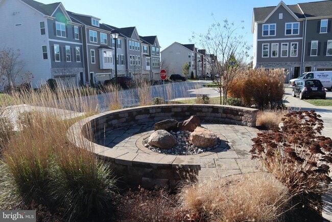 Building Photo - 585 Cross Chase Dr