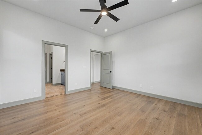 Building Photo - 1081 Mammoth St