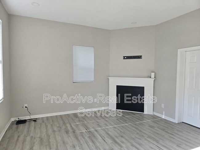 Building Photo - 126 Linden Ave