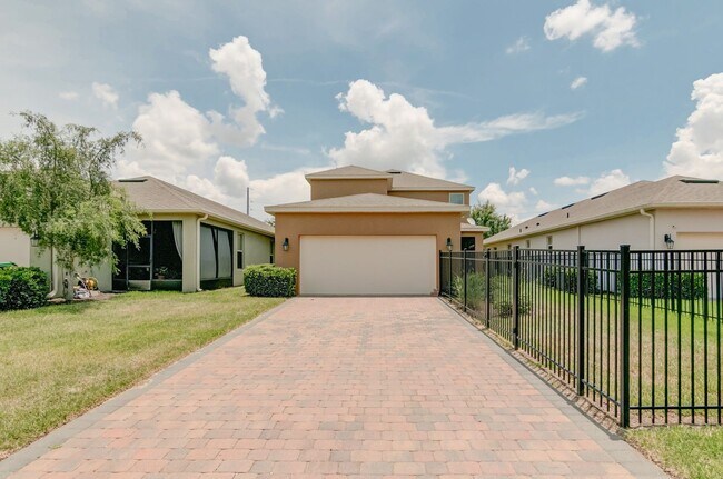 Building Photo - Stunning 4bed /3.5 bath Home For Rent at W...
