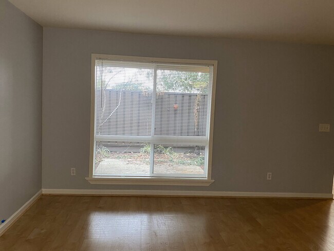 Building Photo - 4971 Ponderosa Ter