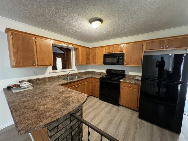Building Photo - 7445 Bowers Ln