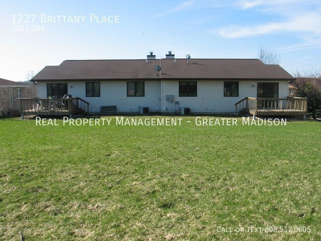 Building Photo - Nice duplex rental home on Madison's west ...