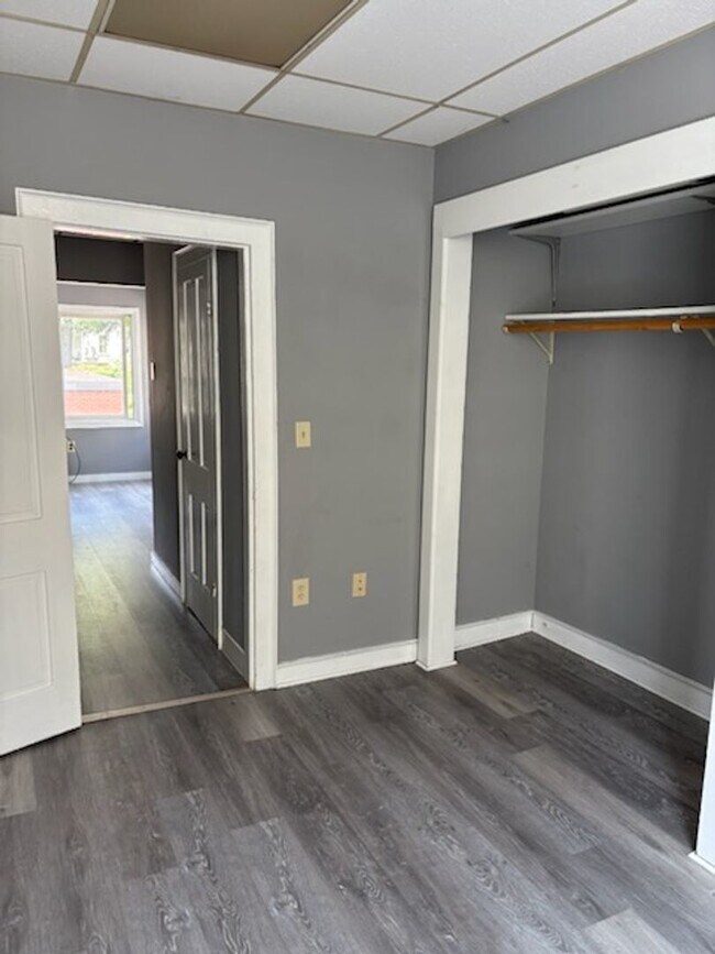 Building Photo - Main Bethel Apartments (144)