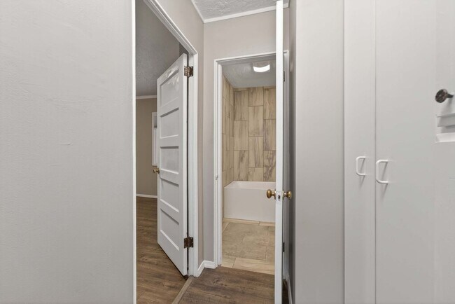 Building Photo - 2 Bedroom Home Backing to Fallen Leaf Park & Trail System in Camas Community