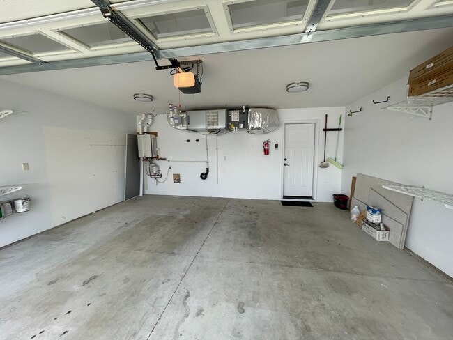 Building Photo - 3 bedroom 2 bathroom home located in Rathdrum