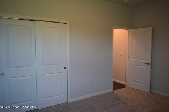 Building Photo - 3143 Fullerton Ave