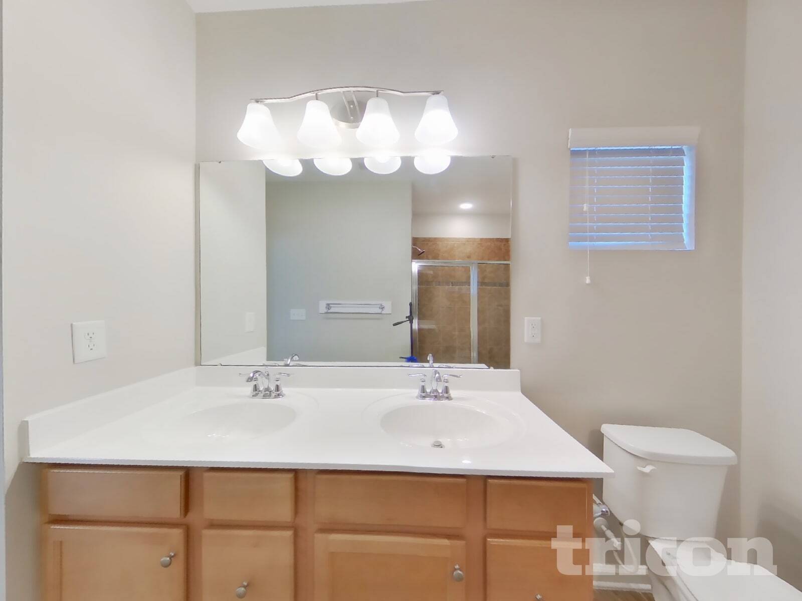 Building Photo - 735 Longford Dr