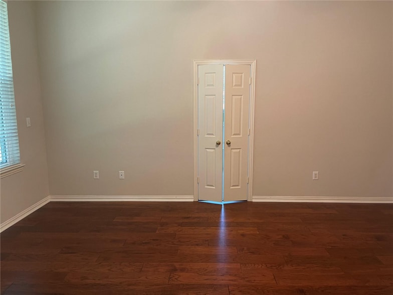 Building Photo - 716 Ticonderoga Dr