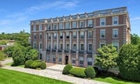 Building Photo - AVAILABLE July 1st, 2025! This Opportunity...