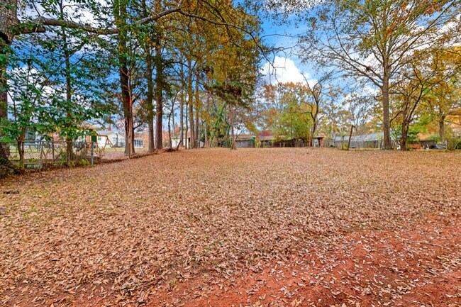 Building Photo - 311 Hillcrest Ct