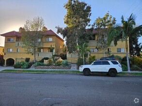 Building Photo - 2 Bedroom - 2 Bathroom in North Park