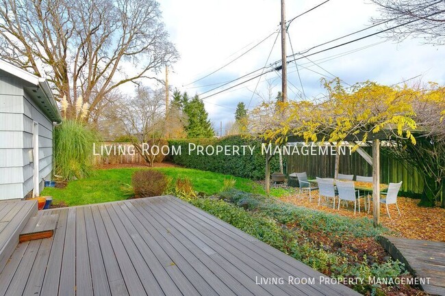 Building Photo - 7096 N Cambridge Ave