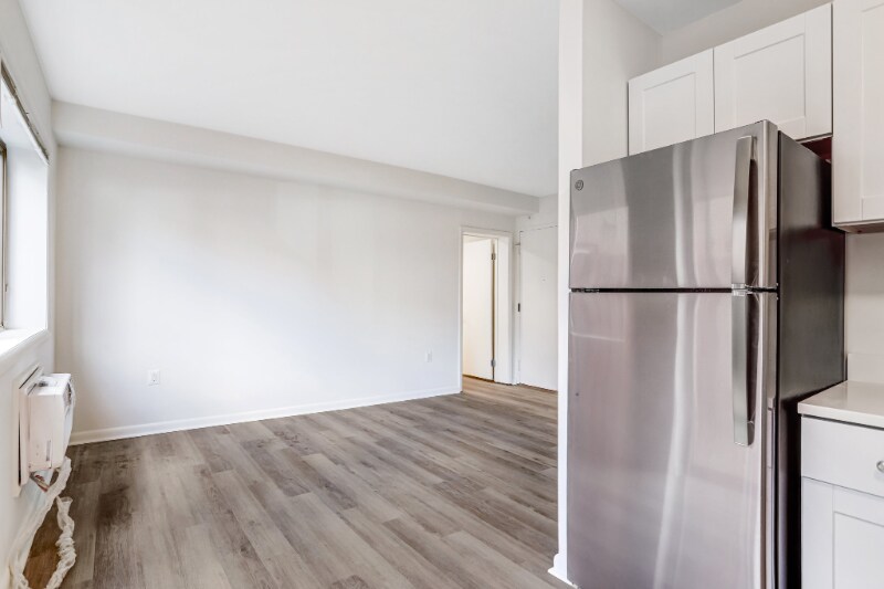 Building Photo - 4465 MacArthur Blvd NW