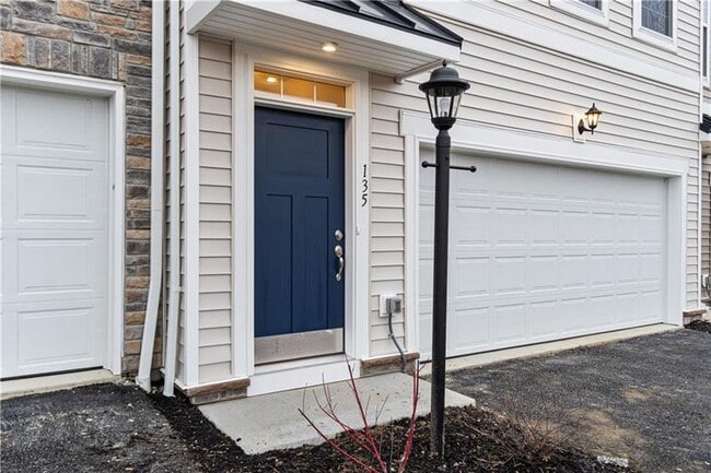 Building Photo - 135 Affinity Dr