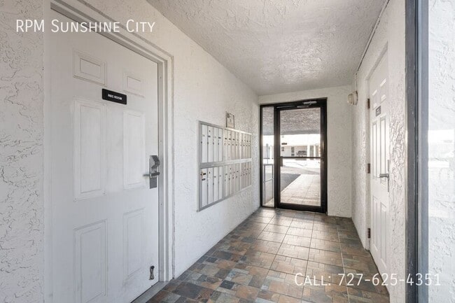 Building Photo - 403 Gulf Way