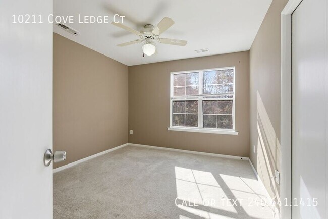 Building Photo - 10211 Cove Ledge Ct