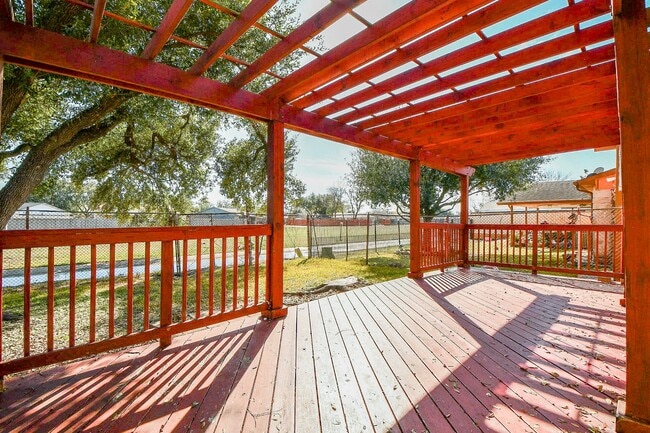 Building Photo - 14646 Dartwood Dr