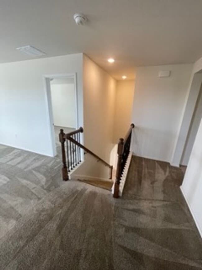 Building Photo - 813 Sandhill Branch Dr