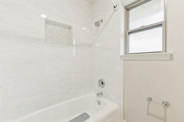 Building Photo - 6006 Gentle Knoll Ln