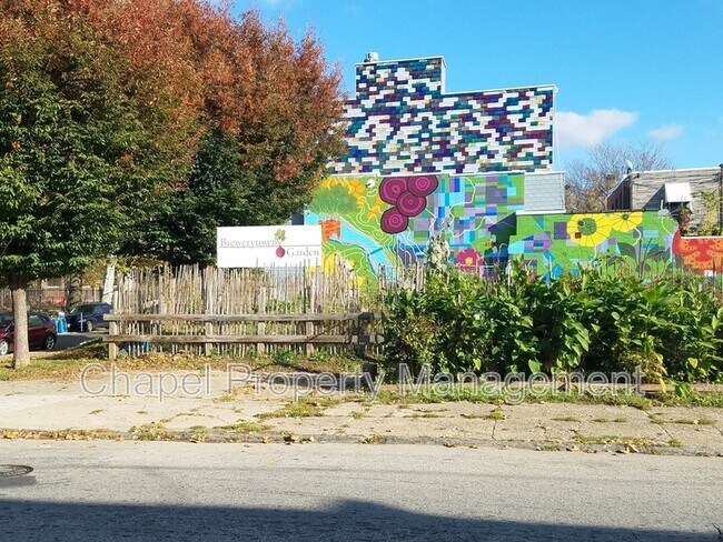Building Photo - 1346 N 27th St