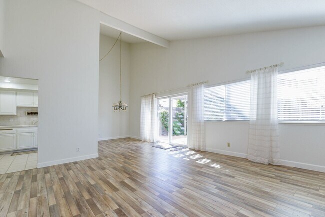 Building Photo - 203 Donegal Ave