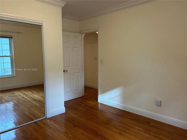 Building Photo - 641 Zamora Ave