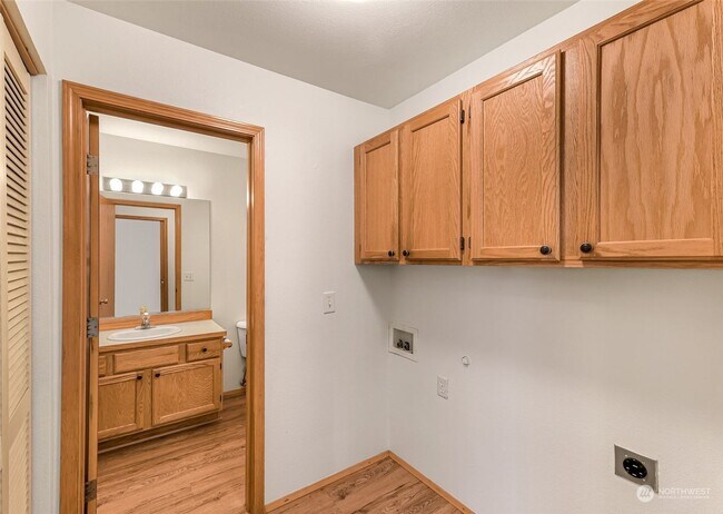Building Photo - Beautiful 4 Bedroom Home in Ferndale!