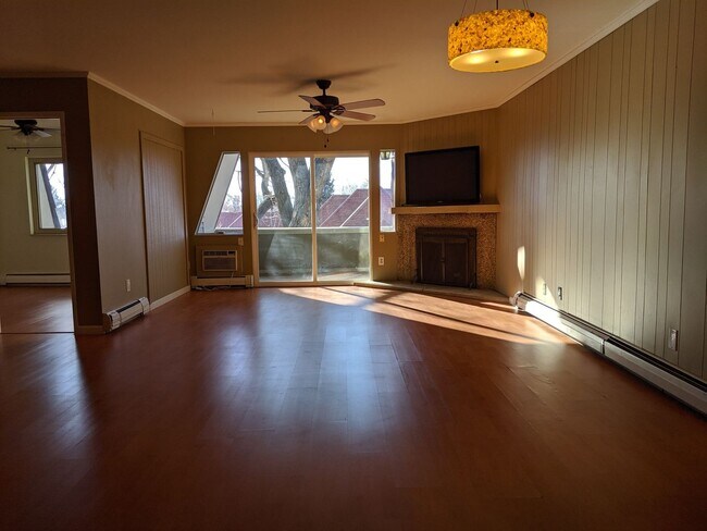 Building Photo - AMAZING 3bed/2bath in Prime Boulder Location! Available July 10th!