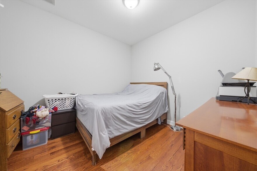 Building Photo - 2114 W Rice St