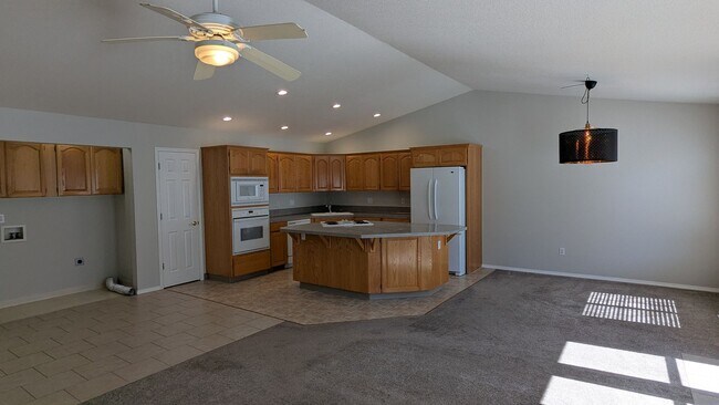 Building Photo - 8419/8421 NE 56th Street