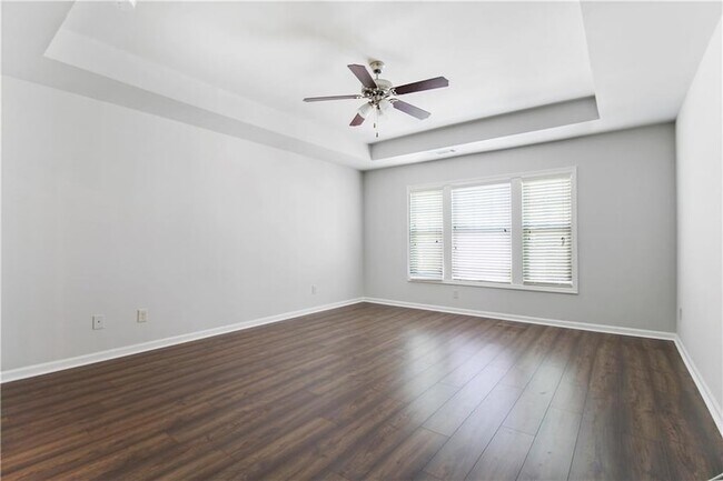 Building Photo - 5090 Breezewood Cir