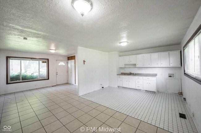 Building Photo - 8124 E 37th St