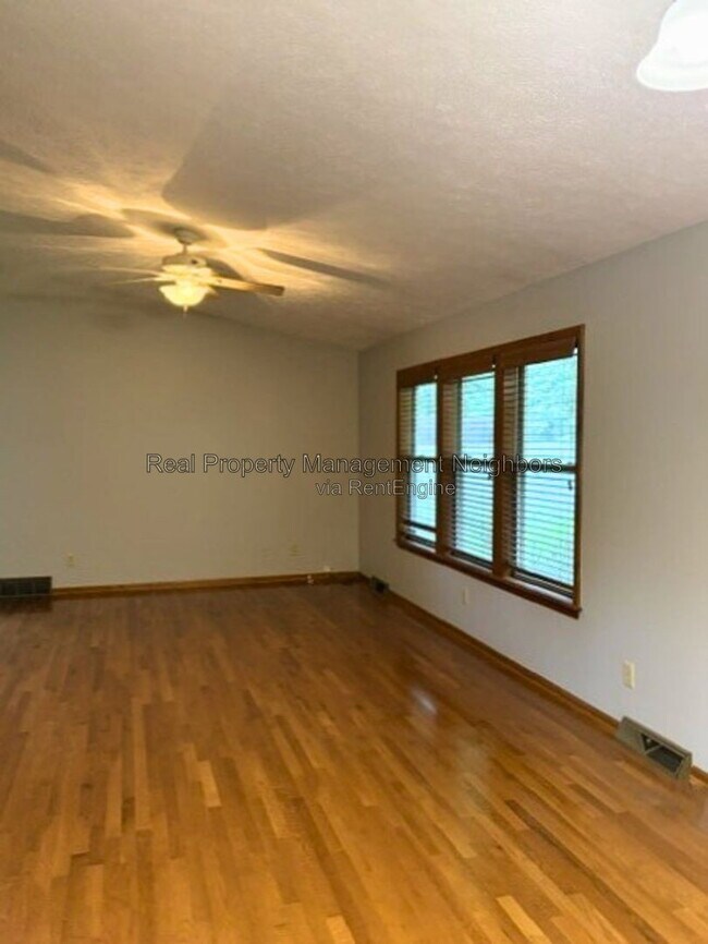 Building Photo - 1662 Klaver St SW