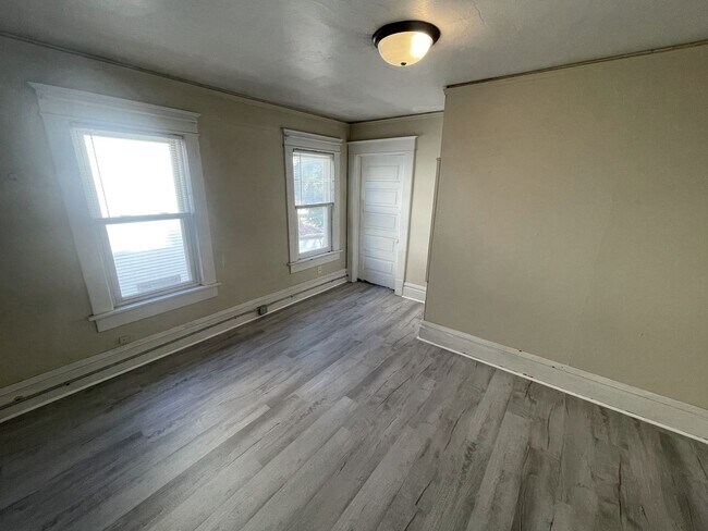Building Photo - 509 High Ave